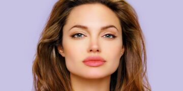Angelina Jolie Net Worth