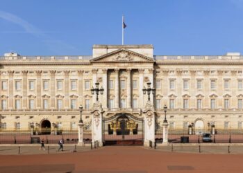 Top 20 largest palaces in the world