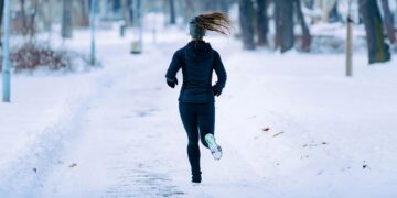 Practical winter running tips to maintain your workout