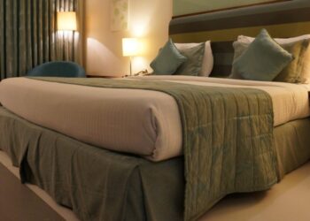 Things to consider when booking a hotel room