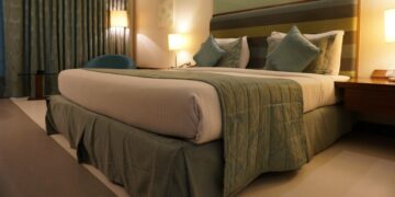 Things to consider when booking a hotel room