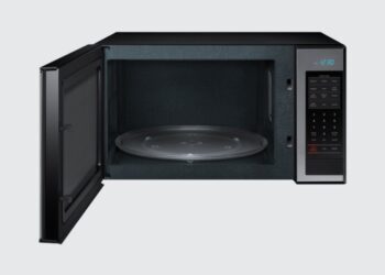 Things you should never put in the microwave