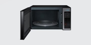 Things you should never put in the microwave