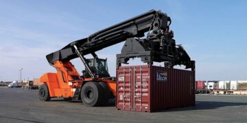 Things to consider when selecting material handling equipment