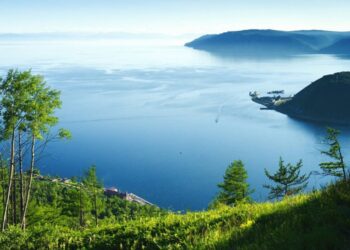 Top 20 largest lakes in the world