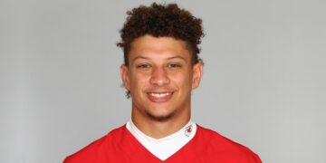 Top 10 highest paid NFL players