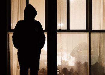 How to tell if someone is stalking you