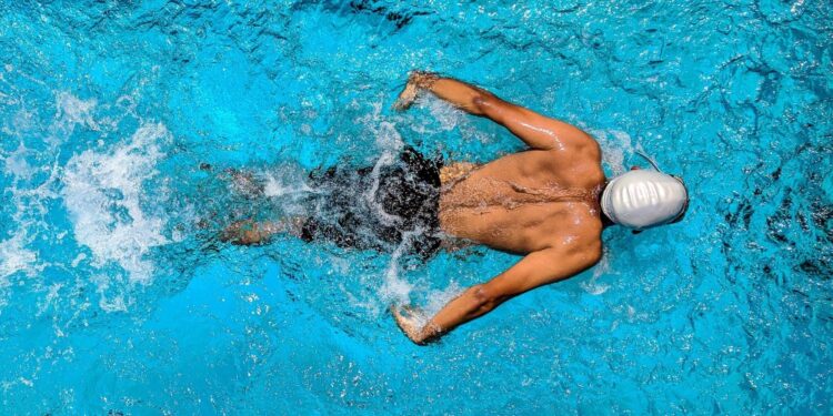 Types of swimming styles and strokes