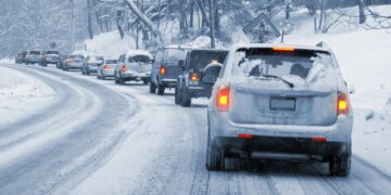 How to drive safely during a winter storm