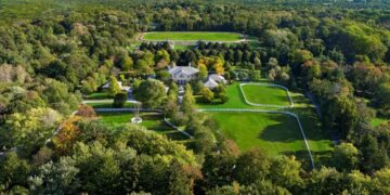 Things to consider when buying an equestrian estate